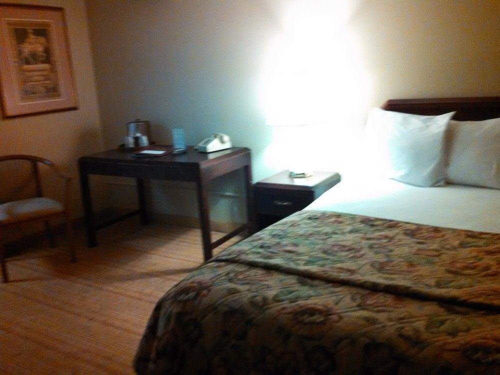 Cocoa Country Inn เฮอร์ชีย์ ภายนอก รูปภาพ